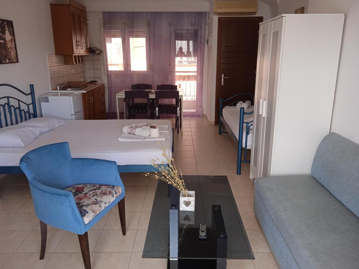 Blue Moon Apartments 尼亚米卡尼奥纳 外观 照片