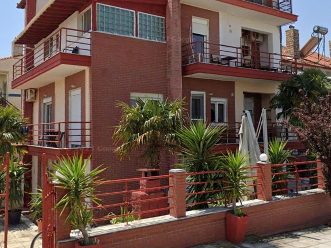 Blue Moon Apartments 尼亚米卡尼奥纳 外观 照片