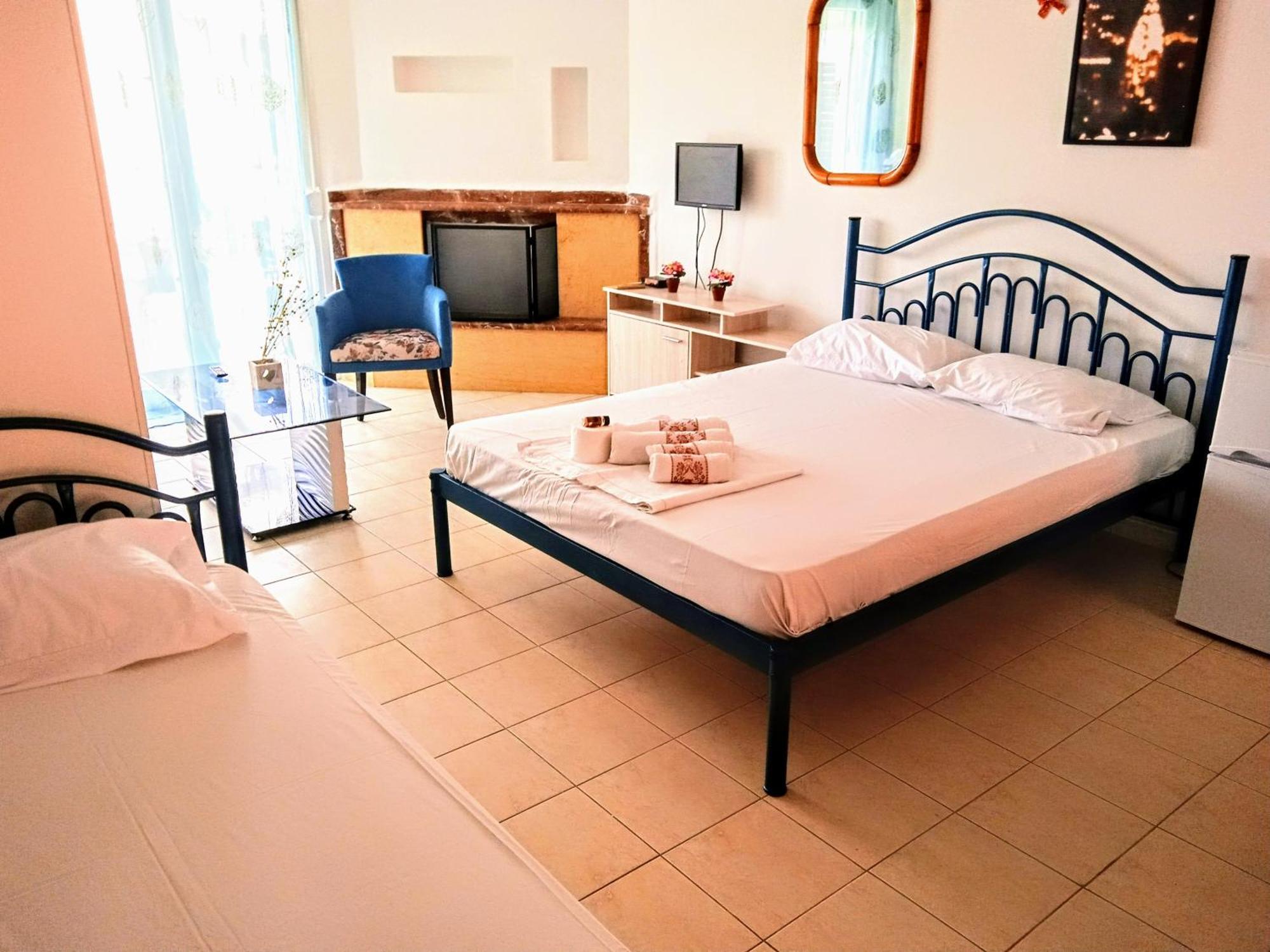Blue Moon Apartments 尼亚米卡尼奥纳 客房 照片