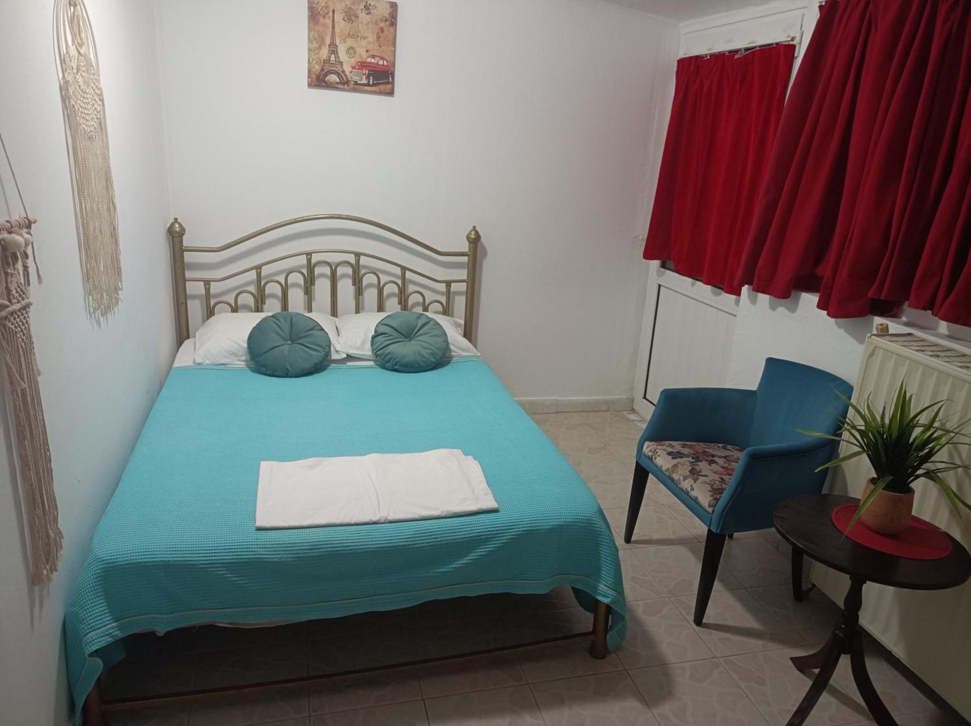Blue Moon Apartments 尼亚米卡尼奥纳 外观 照片