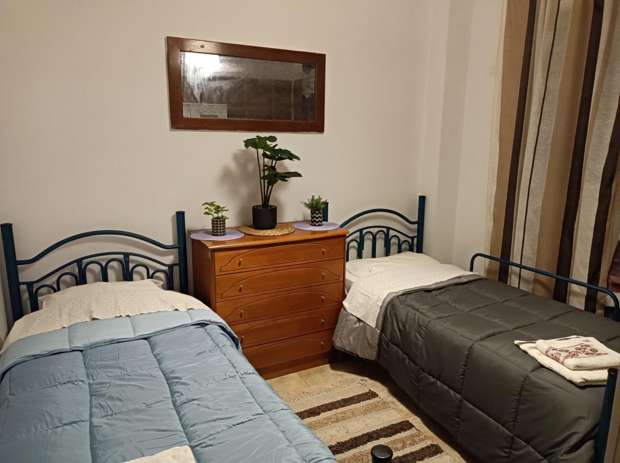 Blue Moon Apartments 尼亚米卡尼奥纳 外观 照片